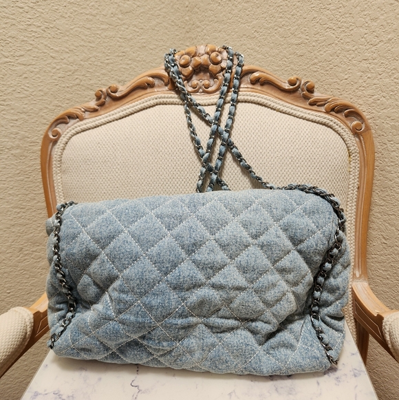 Quilted Demin Shoulder Bag With Chain Straps New No Tag - Picture 4 of 7